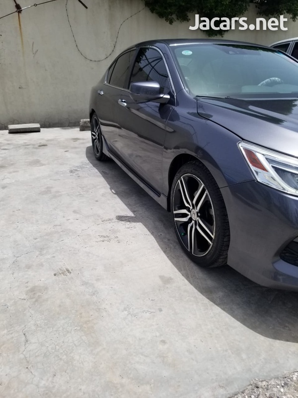 Honda Accord 2,0L 2017-9