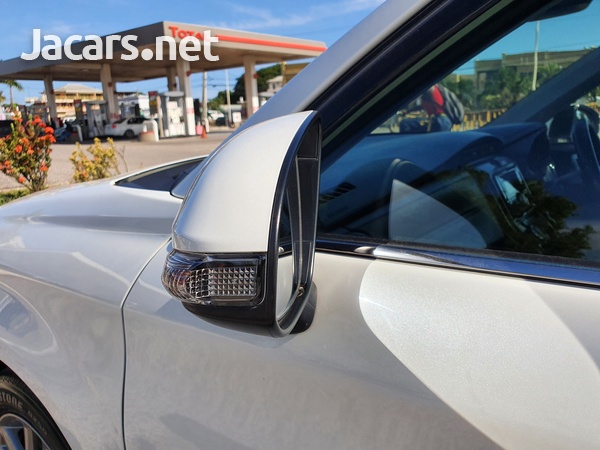Toyota Axio 1,5L 2017-9