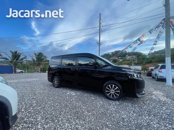 Toyota Voxy 2,0L 2016-2