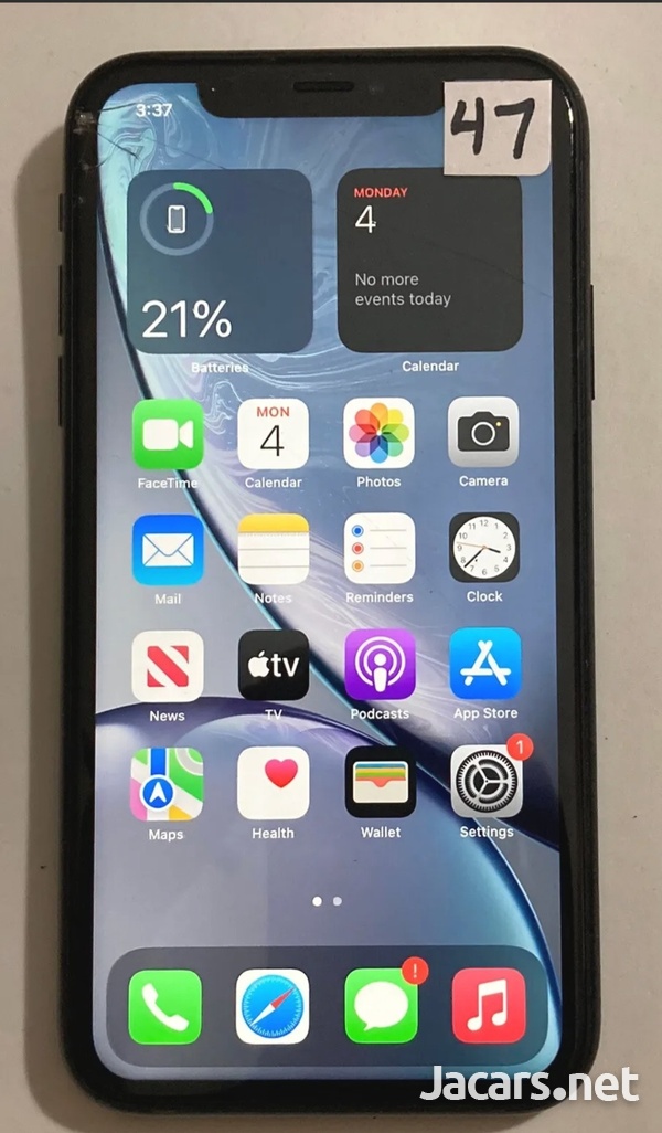 iPhone XR-1