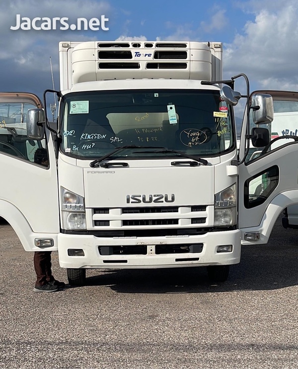 2012 Izuzu forward-1