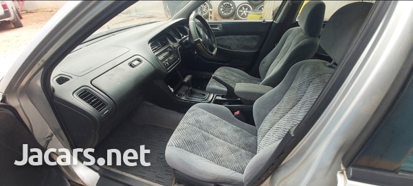 Honda Accord 1,8L 2001-4