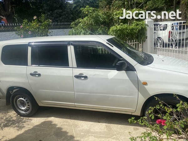 Toyota Probox 1,3L 2013-1