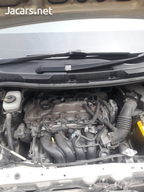 Toyota Voxy 2,0L 2010-11