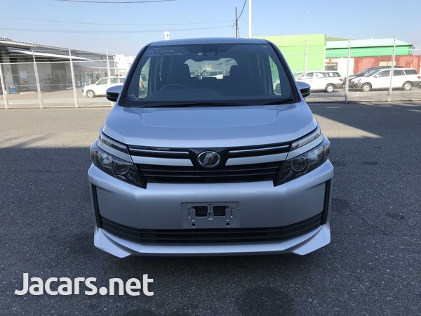 Toyota Voxy 2,0L 2016-2