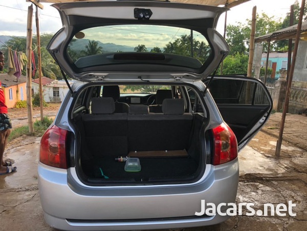 Toyota RunX 1,5L 2006-4