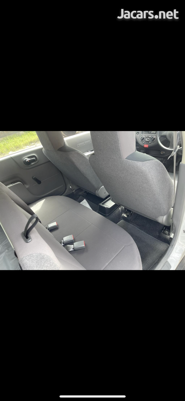 Nissan AD Wagon 1,5L 2017-9