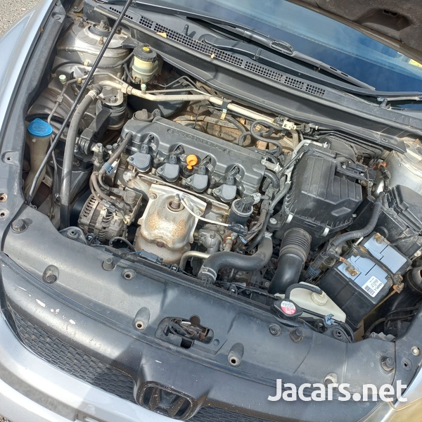 Honda Stream 1,8L 2008-4