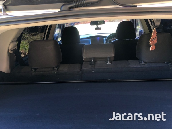 Toyota Fielder 1,5L 2013-6