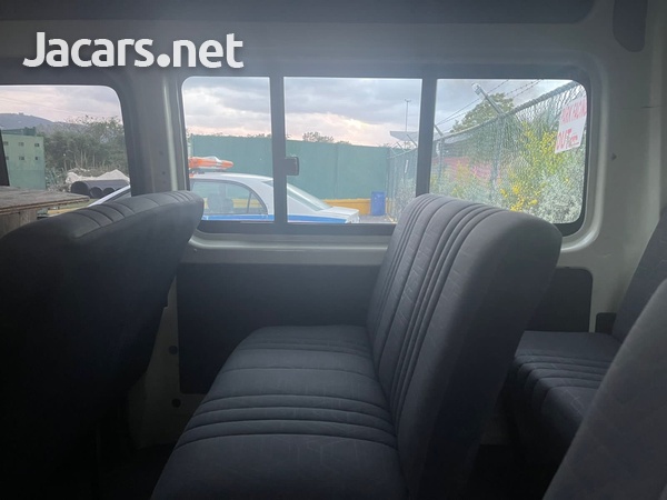 Toyota Hiace 2,0L 2013-11
