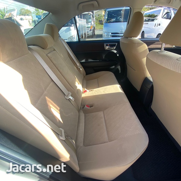 Toyota Axio 1,5L 2013-7
