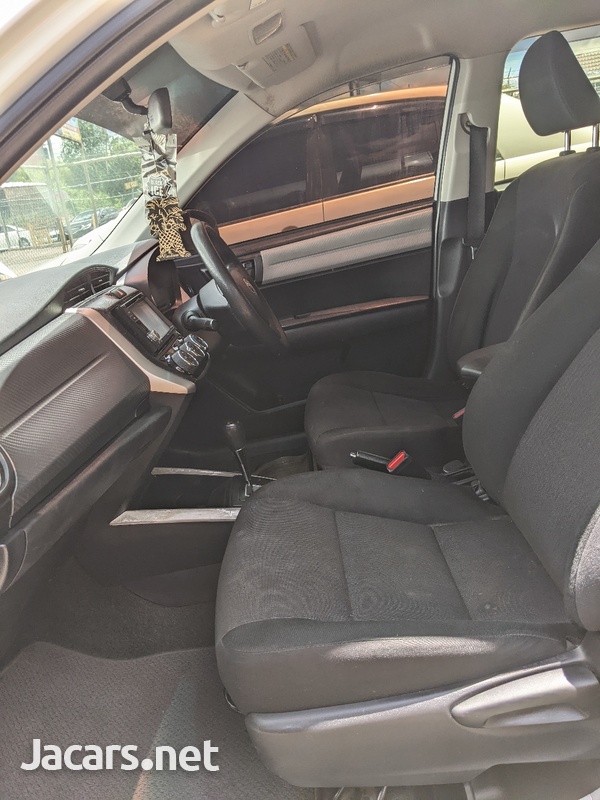 Toyota Fielder 1,4L 2014-5