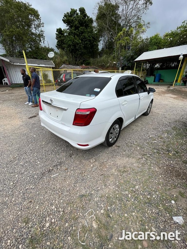 Toyota Axio 1,5L 2016-8