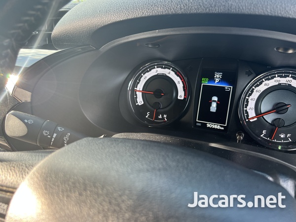 Toyota Hilux 2,8L 2018-9