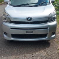Toyota Voxy 2,0L 2011 Toyota Voxy 2,0L 2011