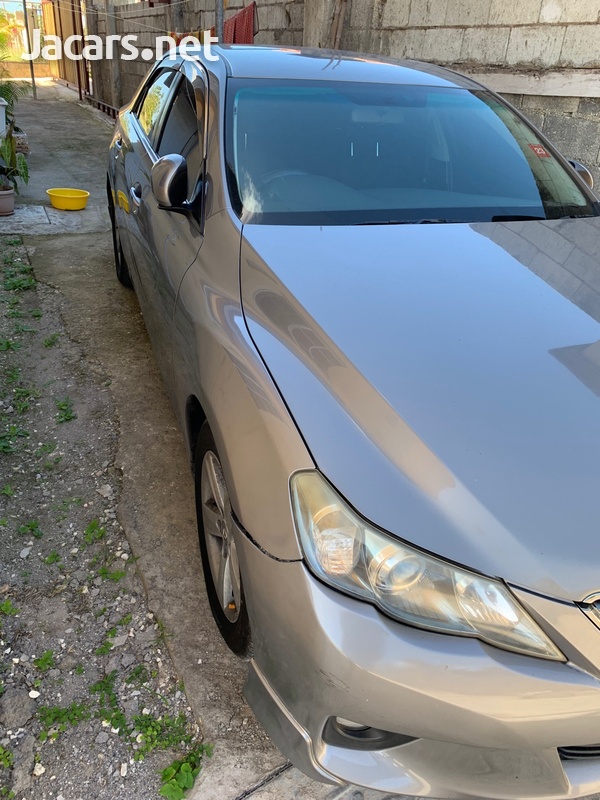 Toyota Mark X 2,5L 2012-10