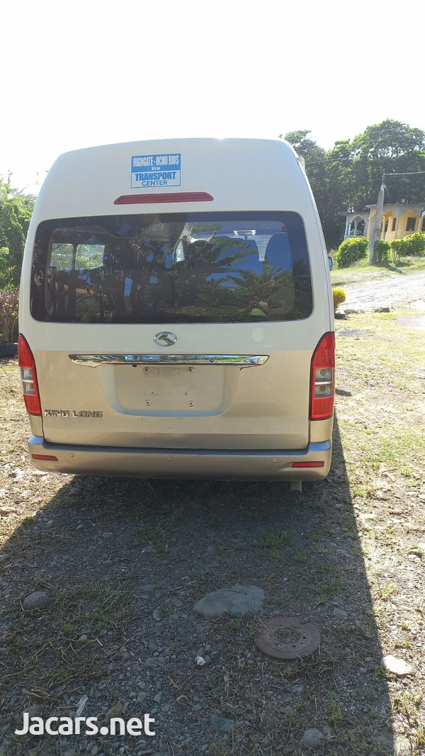 2016 Kinglong. 15 seater. mint condition-2
