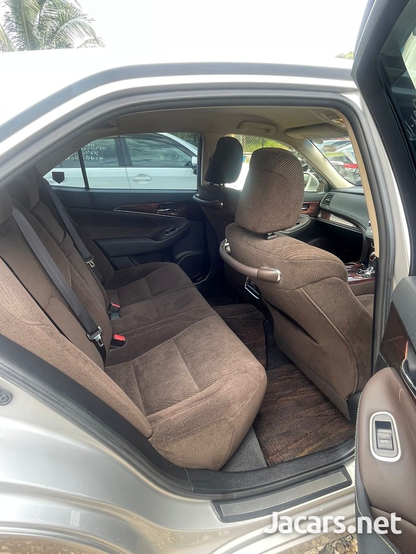 Toyota Crown 3,5L 2013-5