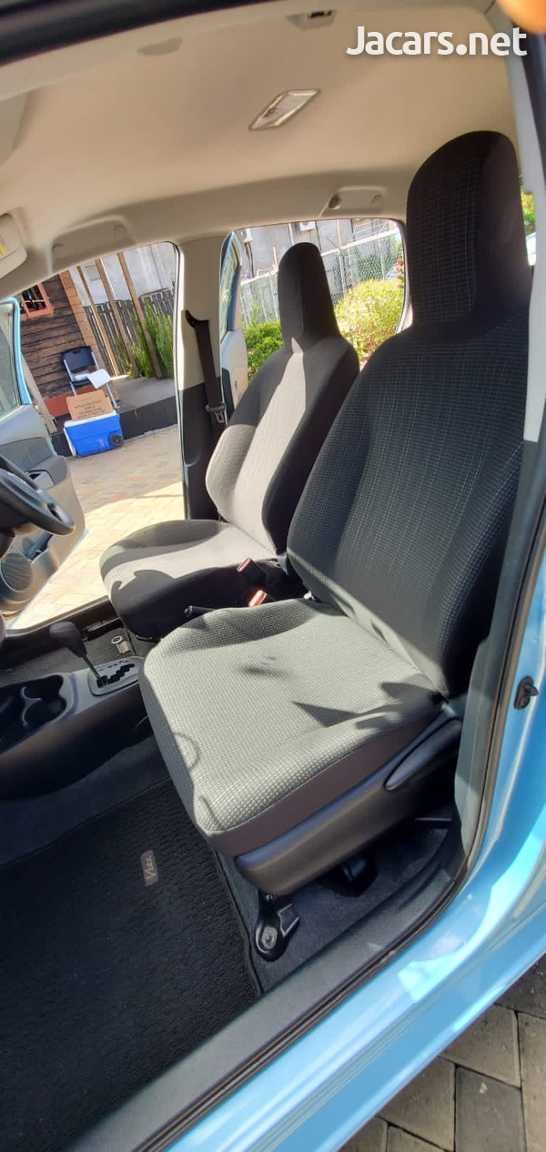 Toyota Vitz 1,0L 2017-14