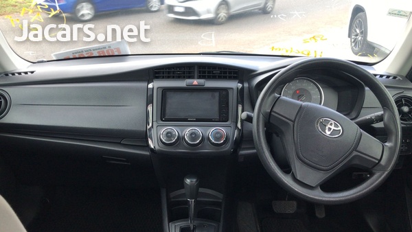 Toyota Axio 1,5L 2017-7