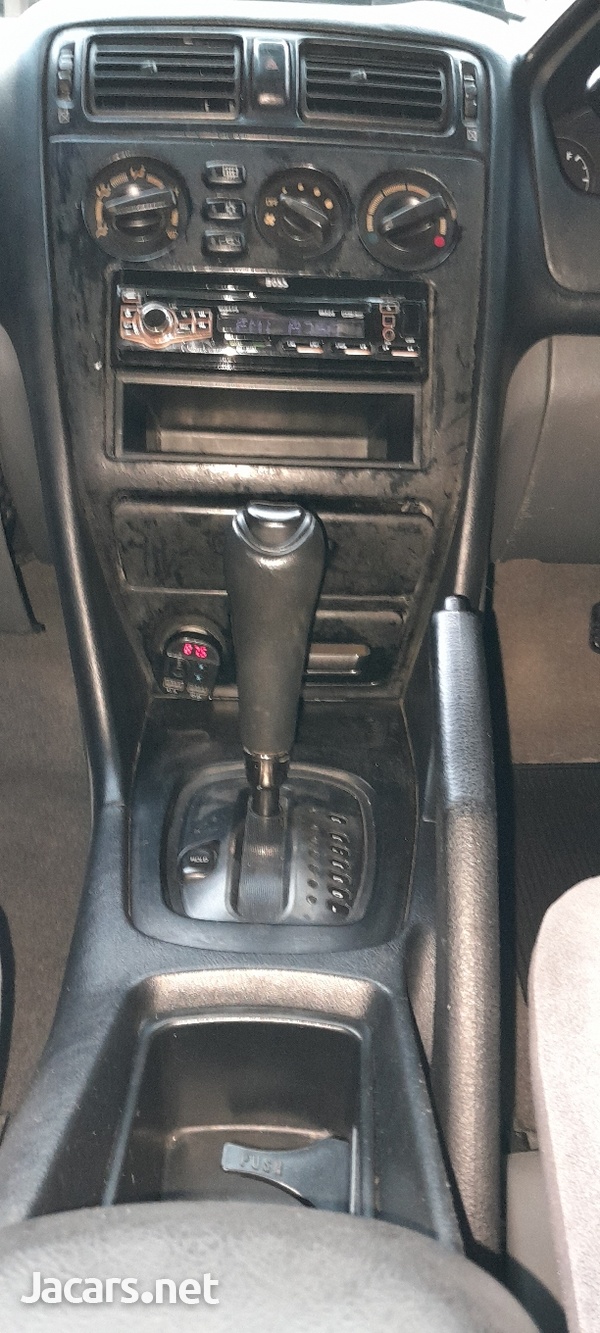 Mitsubishi Lancer 2,4L 2003-6