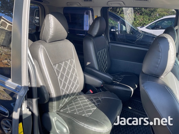 Toyota Voxy 2,0L 2013-8