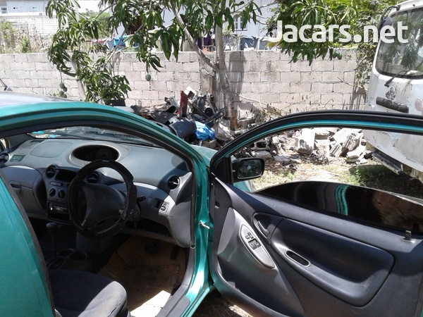 Toyota Vitz 1,0L 2001-4