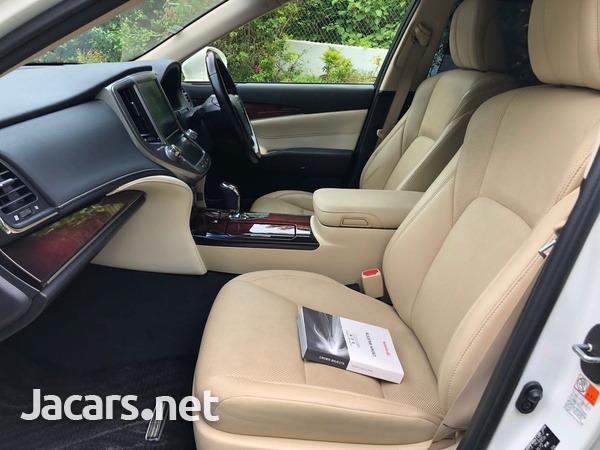 Toyota Crown 3,5L 2016-3