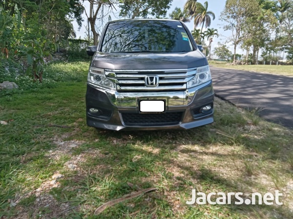 Honda Stepwgn Spada 2,0L 2014-2