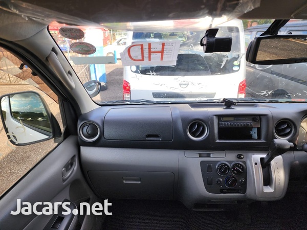 Nissan Caravan 2,0L 2016-8