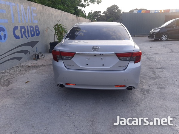 Toyota Mark X 2,5L 2013-10