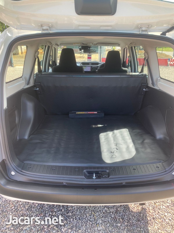 Toyota Probox 1,5L 2016-12