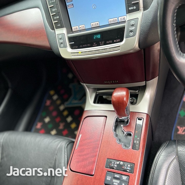 Toyota Crown 2,5L 2012-7