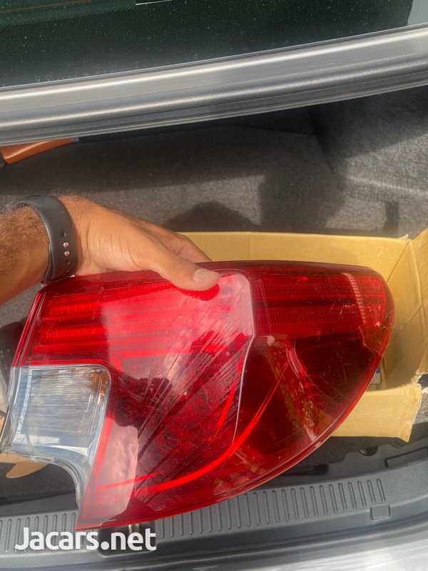 2015 Mark x tail light right side-2