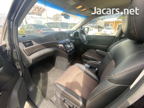 Nissan Elgrand 2,5L 2013-6