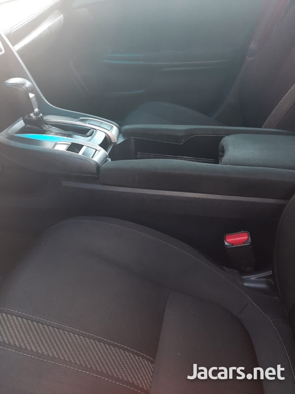 Honda Civic 2,0L 2017-9
