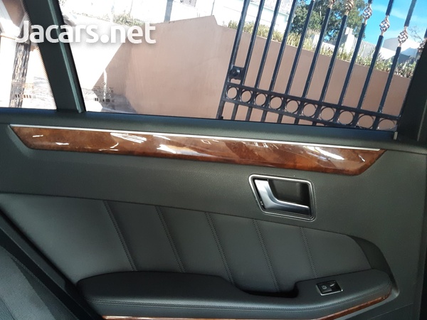 Mercedes-Benz E-Class 2,0L 2012-3