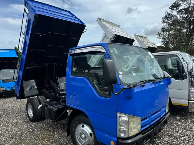 2007 Isuzu Elf Tipper Dump 3,0L, Manchester
