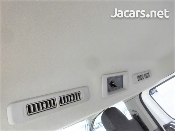 2017 Nissan Caravan NV350-10