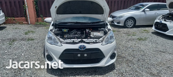 Toyota Aqua 1,5L 2017-4