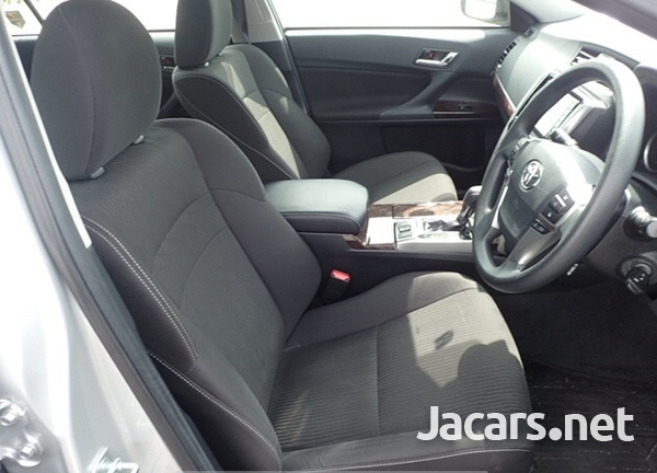 Toyota Mark X 2,5L 2017-4