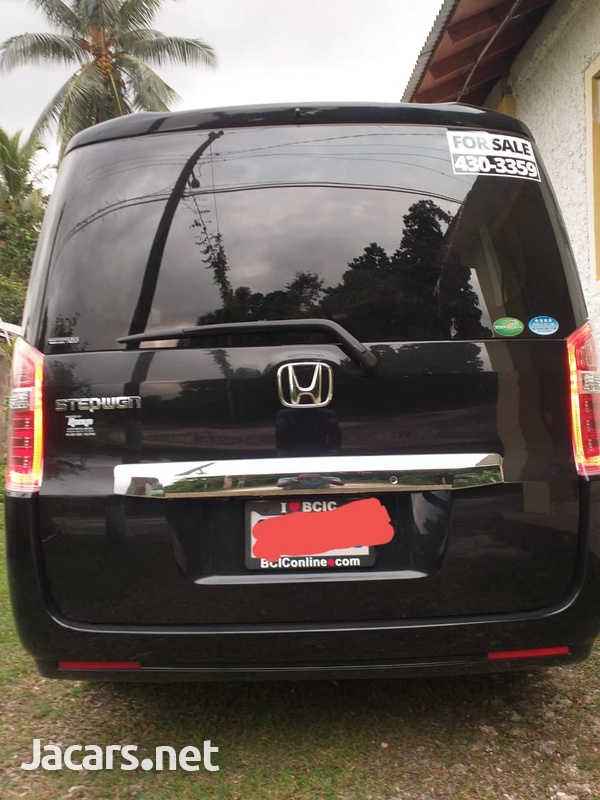 Honda Stepwgn 2,0L 2014-6