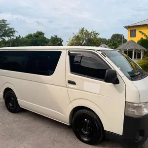 2014 Toyota Hiace, Kingston