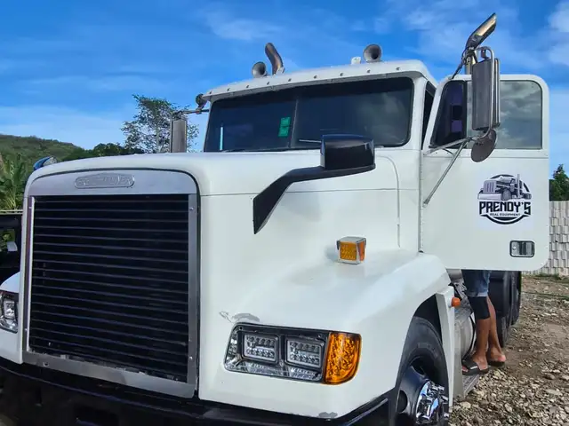 2001 FREIGHTLINE FLD120, Kingston