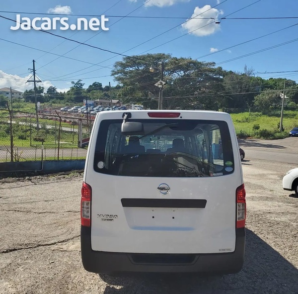 Nissan Caravan 2,5L 2015-5