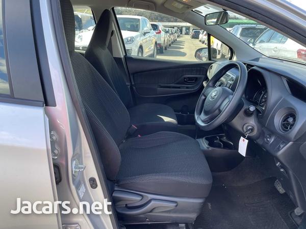 Toyota Vitz 1,0L 2017-3