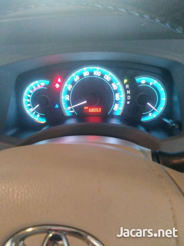 Toyota Isis 1,8L 2014-4