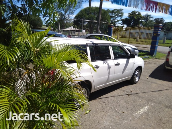 Toyota Probox 1,5L 2016-4