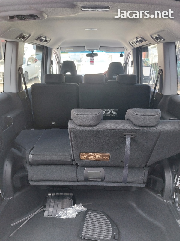 Honda Stepwagon 2,0L 2014-9