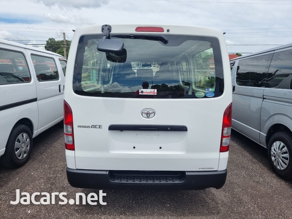 Toyota Hiace 2,0L 2014-2